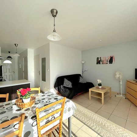 Logement Thermale Et De Tourisme Les Acacias 2 Jonzac Exterior foto